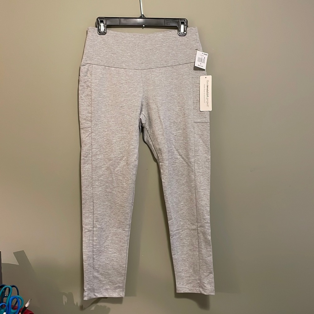 NWT Grey Legging (M)